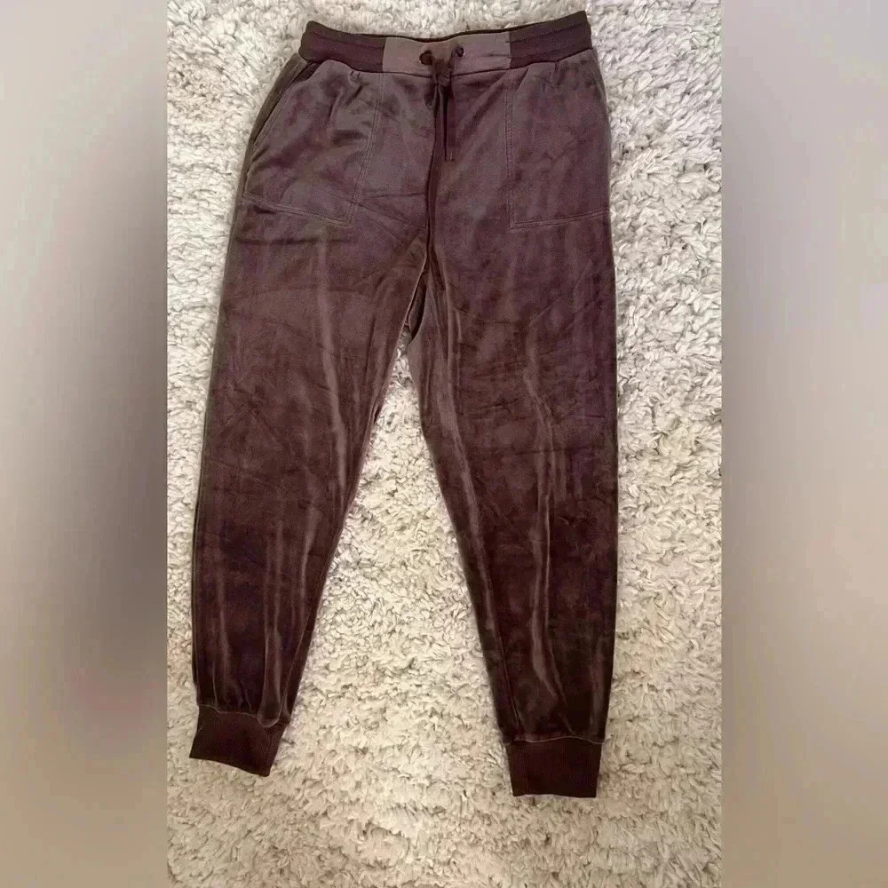 Jane and Delancey women’s joggers sweatpants